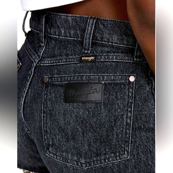 NWT 👖 HIGH RISE FESTIVAL SHORT IN SHADOWS Cut Your Length Bermuda - Picture 2 of 5